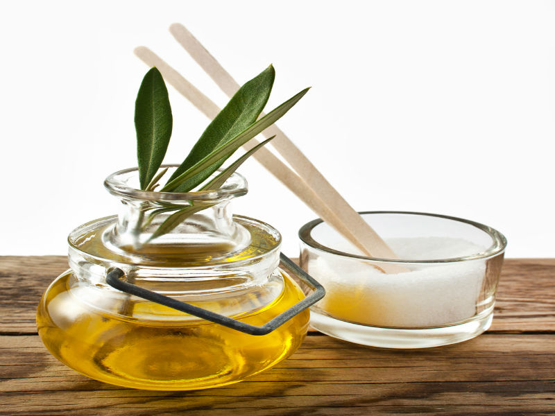 Trị thâm môi và dưỡng môi hồng tự nhiên bằng dầu olive – DHC Việt Nam