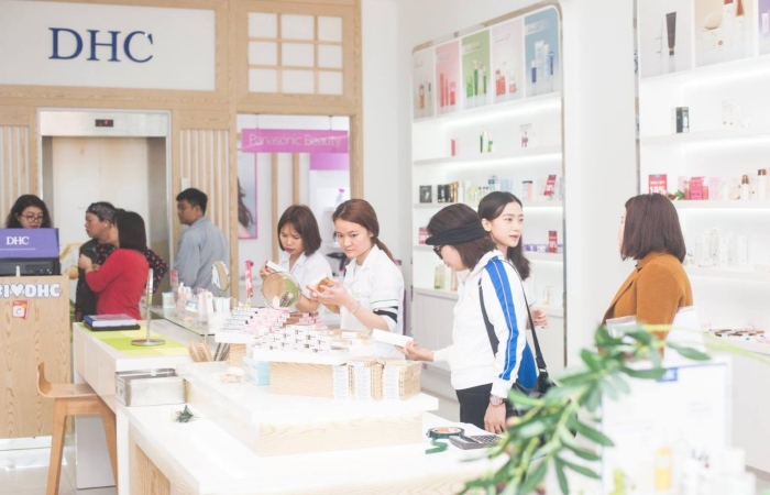 Nên mua sản phẩm ở showroom hoặc địa chỉ chính hãng, uy tín để đảm bảo chất lượng