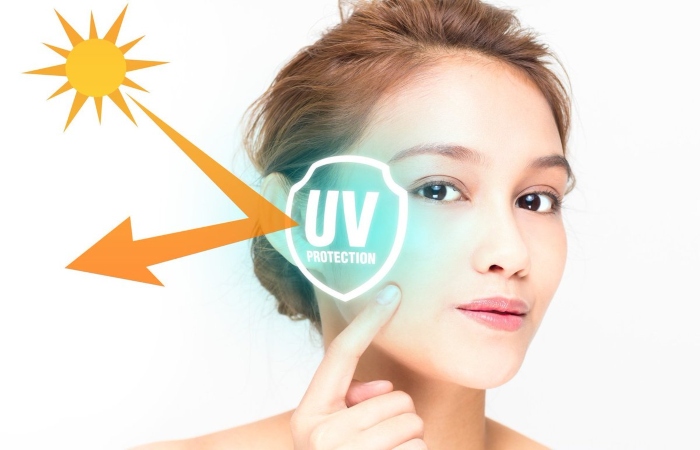 Bảo vệ da bằng kem chống nắng để da không bị tia UV tấn công