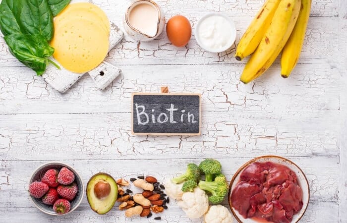 Biotin thuộc vitamin nhóm B, hay được gọi là vitamin H, vitamin B7