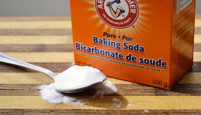 Bột baking soda có khả năng làm sạch lỗ chân lông và hỗ trợ trị mụn