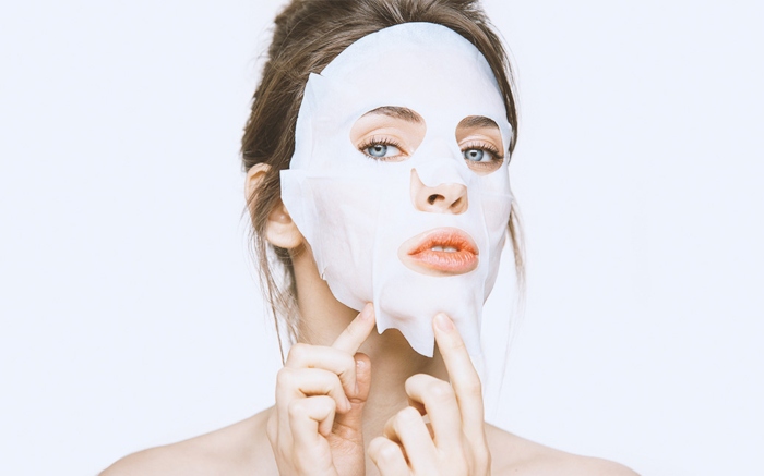 Không nên đắp mặt nạ quá lâu để tránh cho da bị hút ẩm ngược, dẫn đến khô hơn