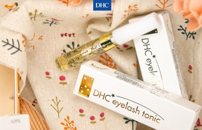 Tinh chất dưỡng mi DHC Eyelash Tonic giúp hàng mi dài cong vút sau 4 tuần