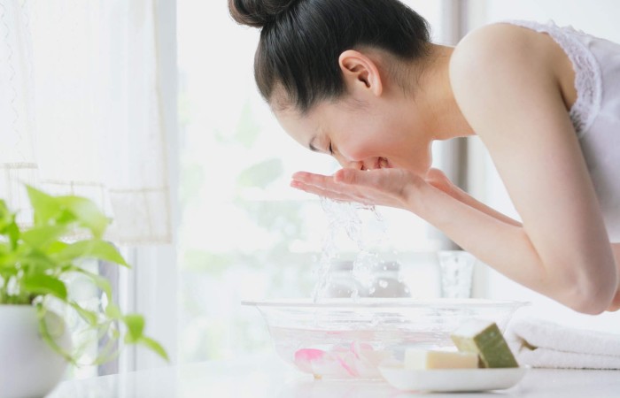Rửa mặt với sữa rửa mặt trà xanh của Nhật mang lại hiệu quả tốt