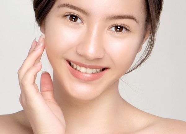 Review kem dưỡng trắng da - kem trên cả gương mặt để bảo vệ da tối ưu