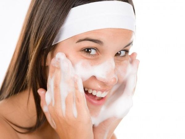sữa rửa mặt làm trắng da