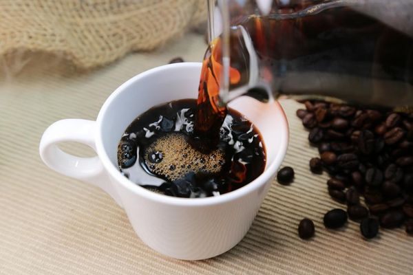 Caffeine được sử dụng với hàm lượng đúng cải thiện đáng kể quầng thâm mắt