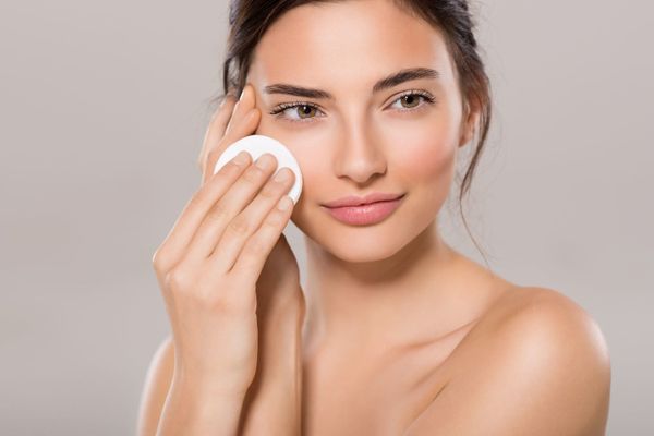 các loại nước hoa hồng cho da nhờn