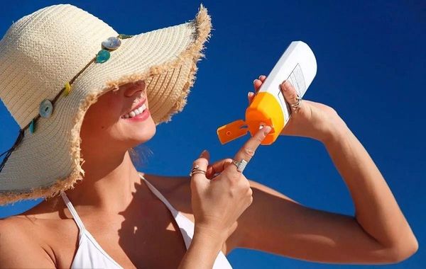 các loại kem chống nắng vật lý tốt của DHC