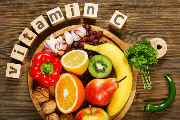 ăn thực phẩm chứa vitamin c để làm trắng da mặt
