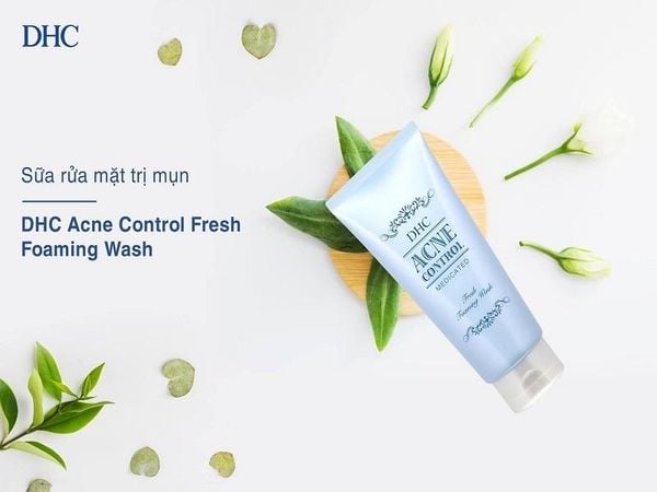 các loại sữa rửa mặt trị mụn