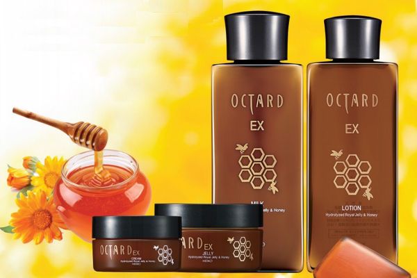 nước hoa hồng của nhật