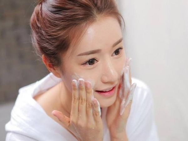 sữa rửa mặt làm trắng da