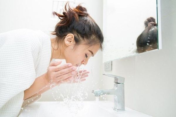 sữa rửa mặt thải độc