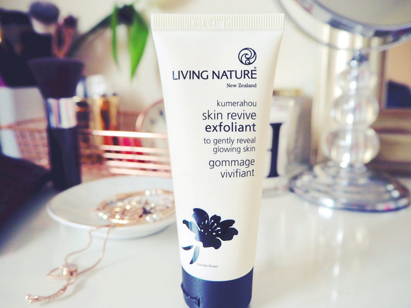 Kem tẩy tế bào chết Living Nature Skin Revive Exfoliant