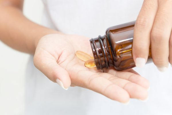 Nên mua vitamin E giá bao nhiêu để làm đẹp?