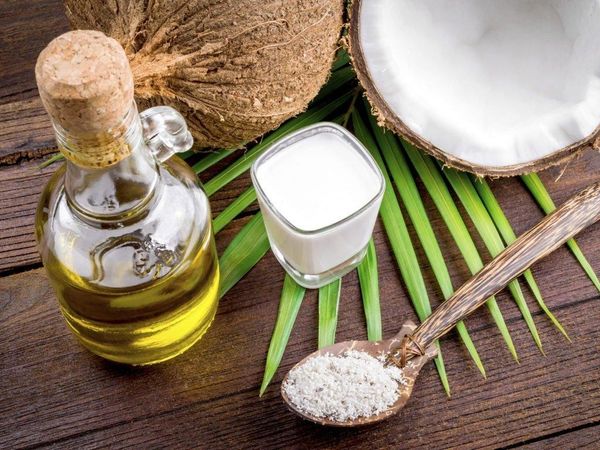 dưỡng tóc uốn bằng dầu olive