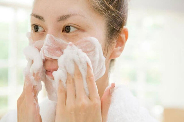sữa rửa mặt tẩy trang
