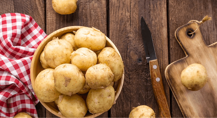 khoai tây có khả năng giảm mụn và dưỡng ẩm cho da 