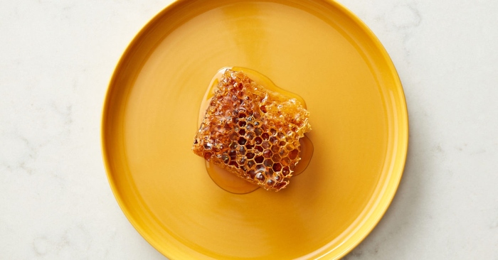 Mật ong kháng khuẩn và tăng cường sức đề kháng cho da môi