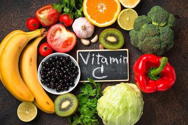 Vitamin C trong vitamin tổng hợp DHC giúp tăng cường sức đề kháng cho cơ thể yếu ớt