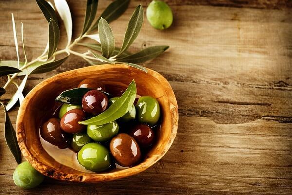 Son dưỡng DHC Lip Cream thành phần chính từ dầu olive giúp trị thâm môi