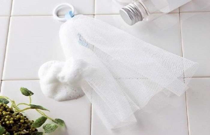 Sử dụng túi lưới bảo quản xà phòng có thể dễ dàng tạo bọt rửa mặt và cũng tránh được tình trạng xà phòng bị mềm 1 thời gian sử dụng