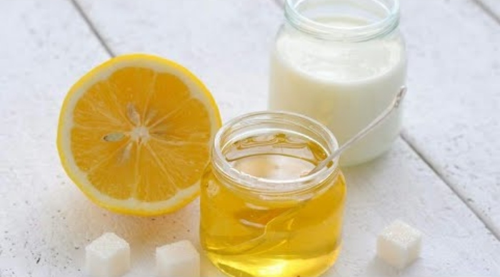 mặt nạ mật ong kết hợp chanh và sữa tươi vừa dưỡng ẩm vừa dưỡng trắng da 