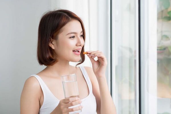 Một nghiên cứu về phụ nữ điều trị da bị cháy nắng với vitamin C khoảng 6 tháng cho thấy một sự cải thiện đáng kể trên da