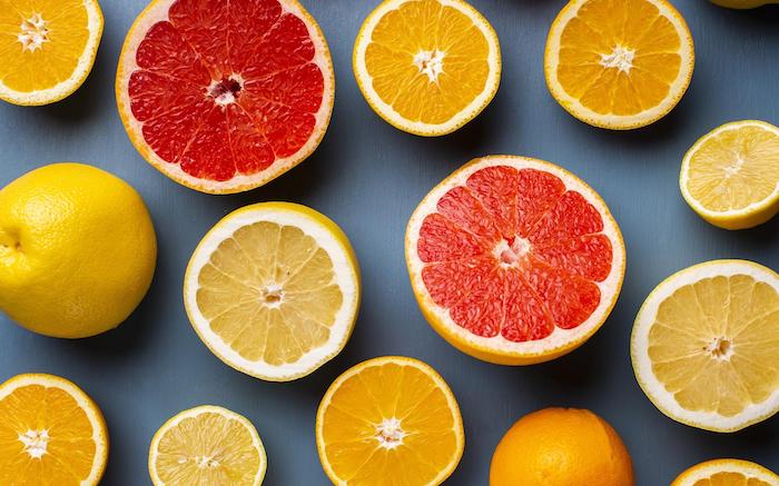 vitamin C trong bưởi, cam, chanh có khả năng cấp ẩm cho da 