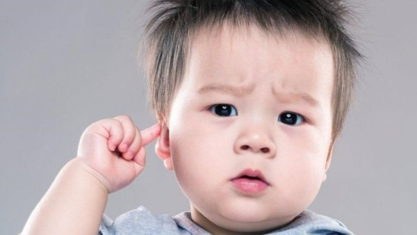 Viêm tai giữa ở trẻ em: Nguyên nhân, triệu chứng và cách điều trị