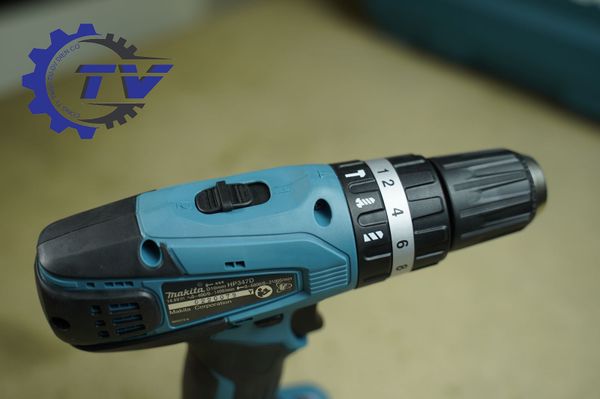 Máy khoan búa chạy pin Makita HP347DWE