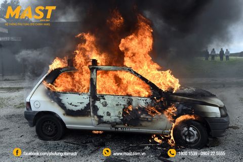 Xe ô tô tự bốc cháy là nguyên nhân do đâu?