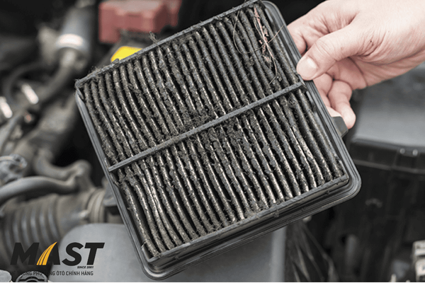 Nên kiểm tra, bảo dưỡng và vệ sinh dàn lạnh định kỳ tùy điều kiện