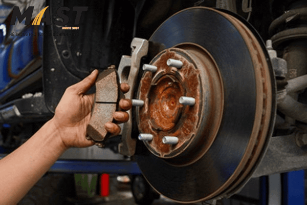 Thời điểm thay má phanh ô tô lý tưởng nhất là khi nào?