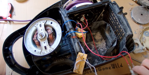 Dịch vụ thay pin, sửa máy hút bụi tự động tại Minmobile