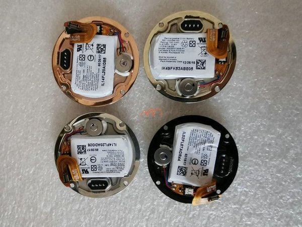 thay-chan-sac-dong-ho-garmin-fenix-5s-1