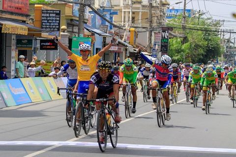 Thương hiệu PROX đồng hành cùng các màu áo trong đua xe đạp