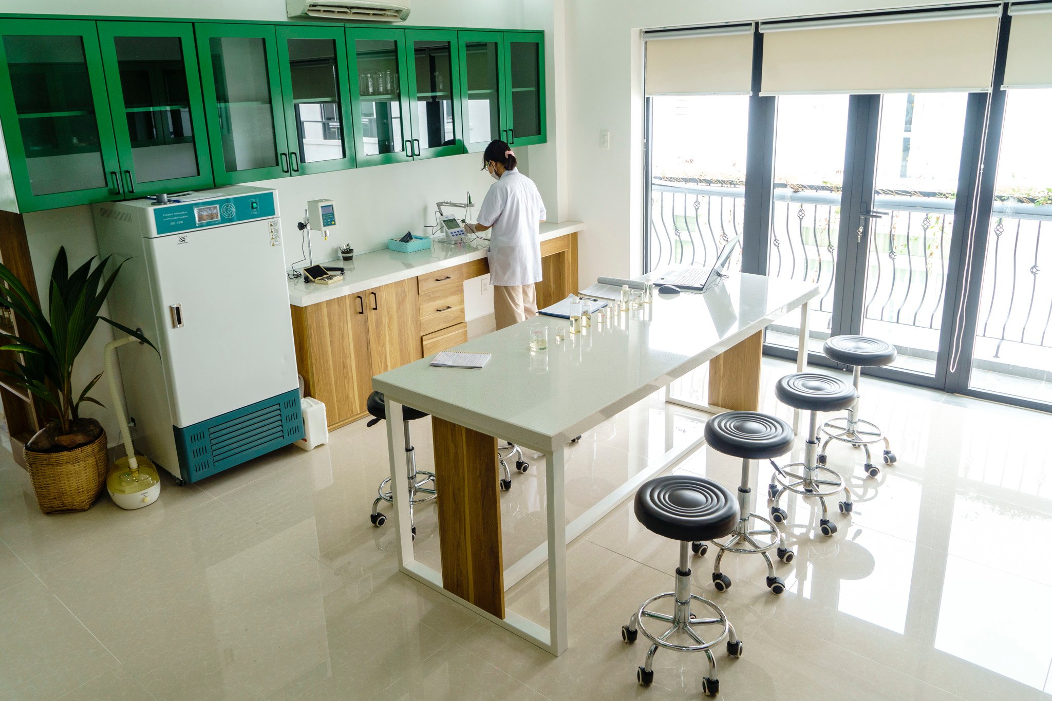 [TUYỂN DỤNG] Kỹ Thuật Viên / Thực Tập Sinh R&D Hóa Mỹ Phẩm