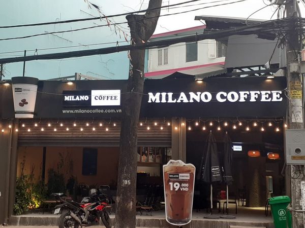 Milano Coffee với phong cách bình dân.