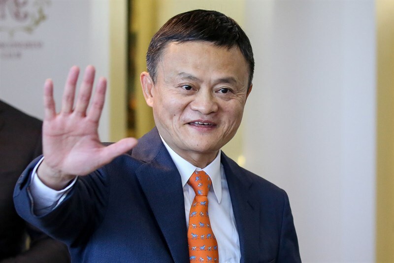 Jack Ma được biết đến nhiều nhất là người sáng lập và Chủ tịch điều hành của Tập đoàn Alibaba