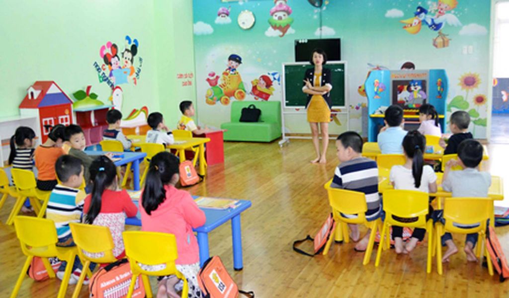 Có nên lắp đặt Camera quan sát cho nhà trẻ, mẫu giáo, trường tiểu học không?
