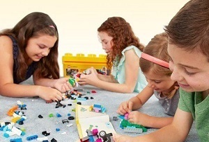 5 Lý do mẹ nên cho bé chơi đồ chơi Lego