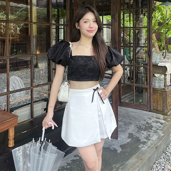 Mẹo Mix Đồ Đen Mà Không Gây Nhàm Chán