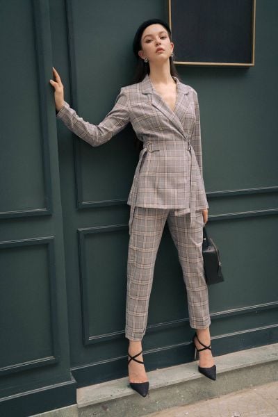 Bộ jumpsuit là lựa chọn hoàn hảo cho phụ nữ tuổi 30