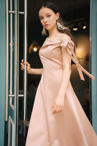 Tuyệt chiêu chọn váy đẹp cho nàng da ngăm và dáng lùn | AlvinStore.Vn