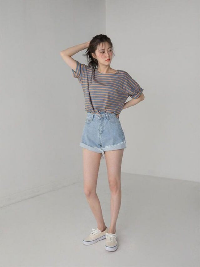 5 ý tưởng phối quần jean với áo thun nữ năng động và sành điệu nhất