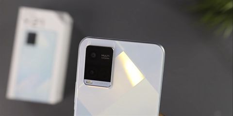 Trên tay đánh giá nhanh Vivo Y21: Giá từ 4.3 triệu* có chip Helio P35, thiết kế mặt lưng hình vuông độc đáo cùng pin 5.000 mAh
