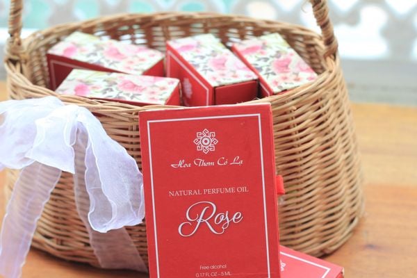 ROSE PERFUME OIL - Món quà đặc biệt dành cho mẹ và bạn gái