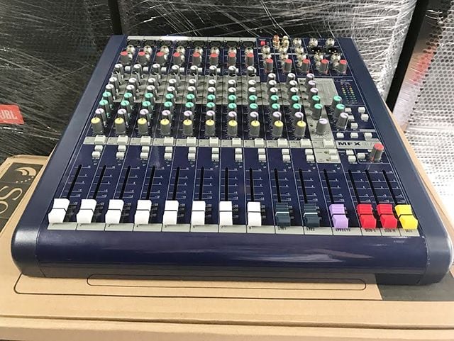 mixer-soundcraft-mfx-8-2